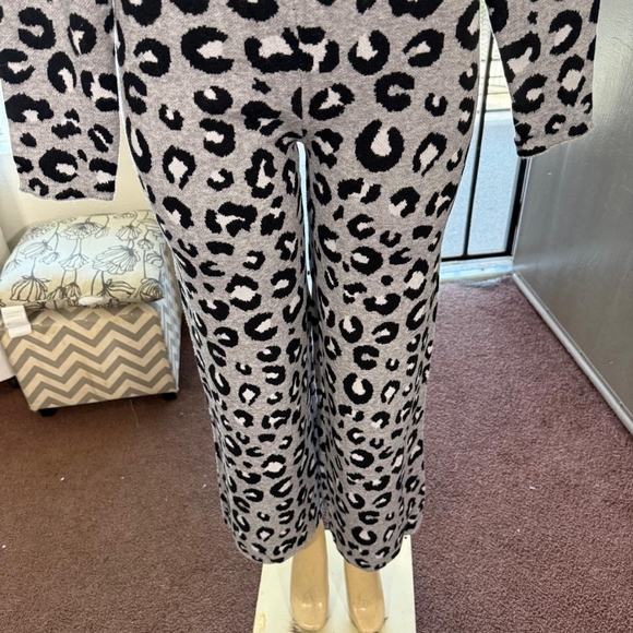 Set - Picture 5 of 12